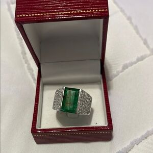 Emerald and Diamonds ring